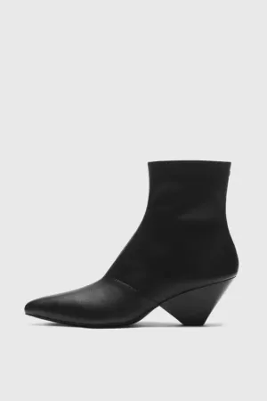Spire Boot Black