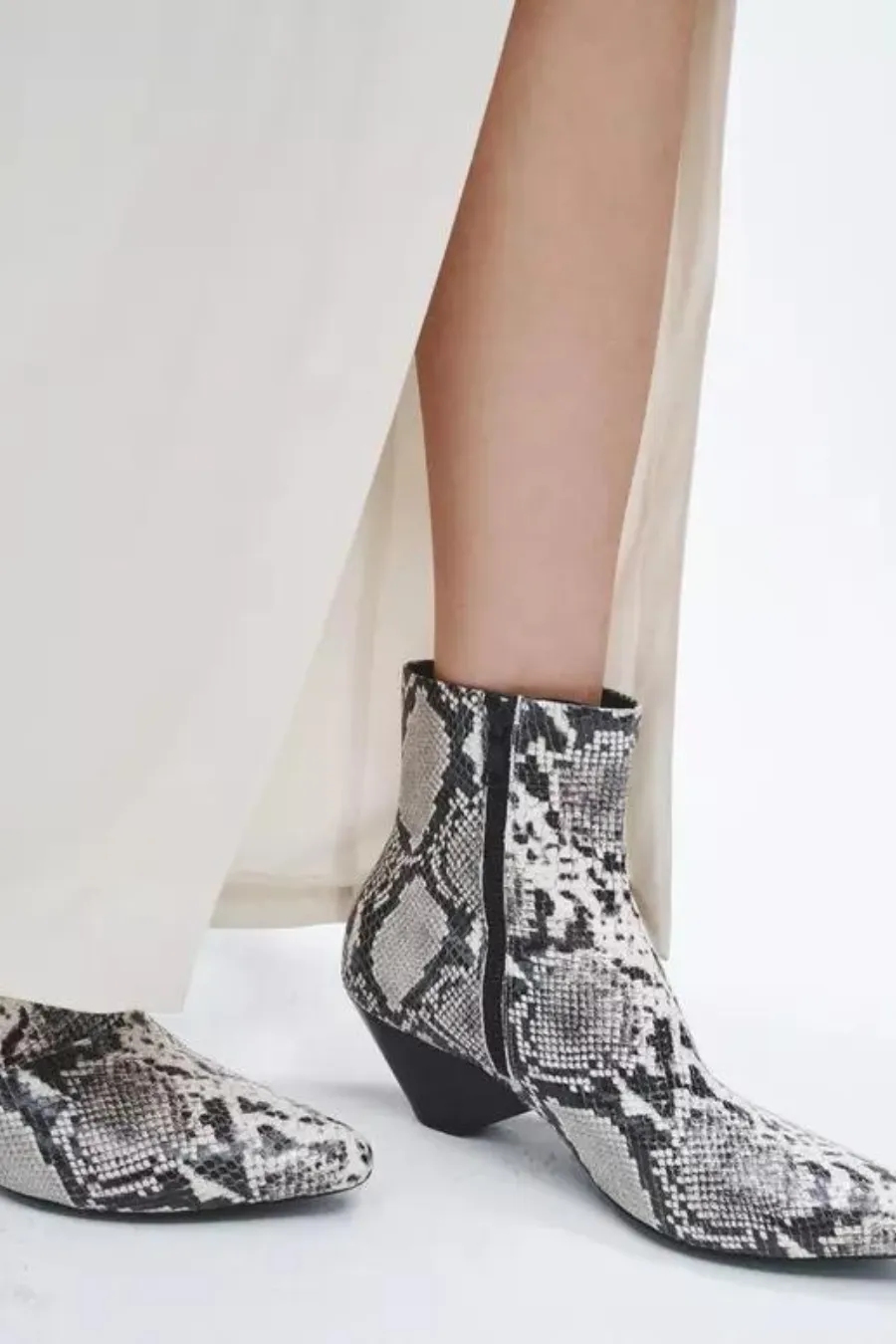 Spire Boot White Snake