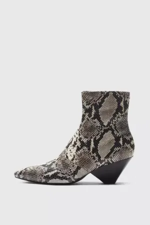 Spire Boot White Snake